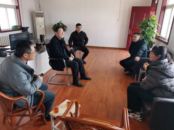 肥城市林业保护中心和新城办事处林果站相关领导来我公司视察工作